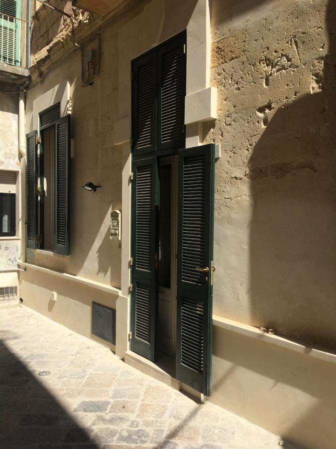 Lo Scrigno Barocco Bed & Breakfast Лече Екстериор снимка